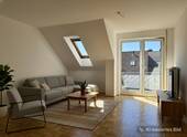 Wohnzimmer - Charmante Dachgeschosswohnung mit viel Licht in Kaufungen