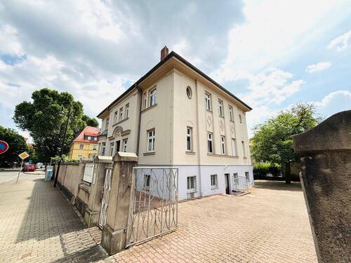 Hofeingang - Charmantes Mehrfamilienhaus von 1920: Gepflegte Substanz mit Entwicklungschance + stabilem Cashflow