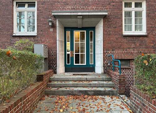 Hauseingang - 2 Zimmer Etagenwohnung zum Kaufen in Hamburg