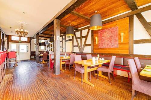 Restaurant Innenbereich - Mehrfamilienhaus, Wohnhaus in Kenzingen zum Kaufen