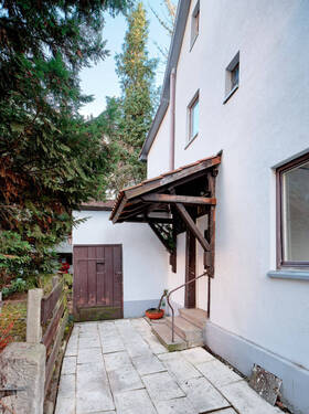 Eingangsbereich - Einfamilienhaus mit 490,00 m² in Esslingen am Neckar zum Kaufen