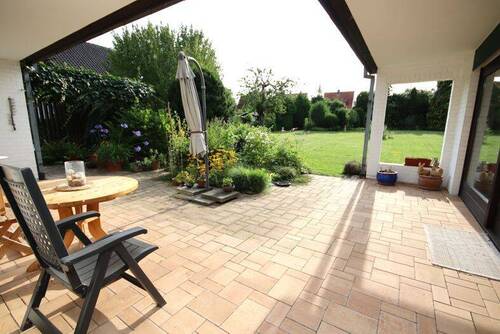 Terrasse Teilansicht - 7 Zimmer Einfamilienhaus zum Kaufen in Eschwege