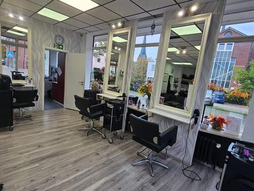 1 - Gut vermieteter gewerblicher Laden in Zentrum von Schwarzenbek zu verkaufen