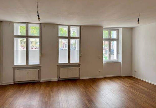 Blick ins Wohnzimmer - 2 Zimmer Etagenwohnung zur Miete in Berlin