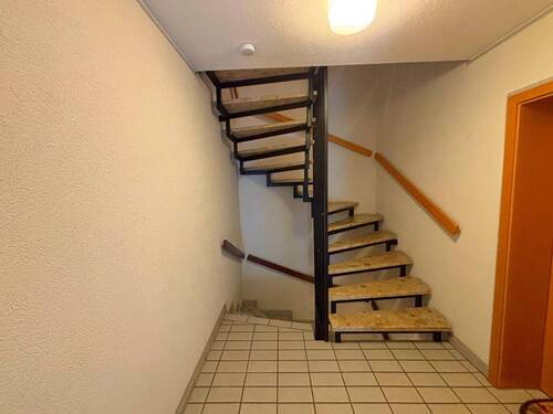 Treppenhaus - 2 Zimmer Etagenwohnung in Burscheid