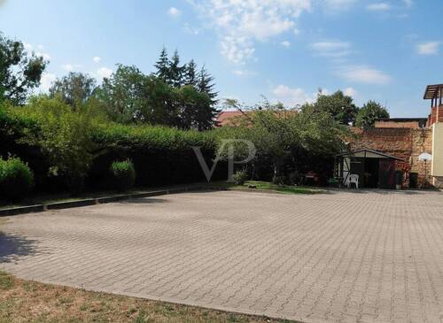 Innenhof / Parkplatz - 