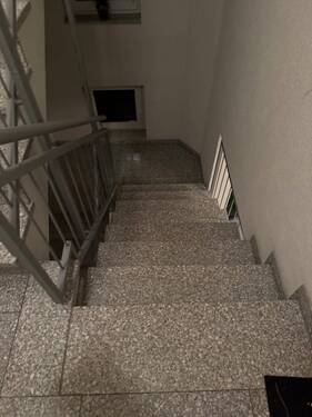 Blick ins Treppenhaus. - 