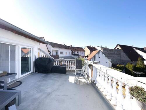 Balkon - 8 Zimmer Mehrfamilienhaus, Wohnhaus zum Kaufen in Dielheim