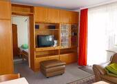 Wohn-/Esszimmer mit Zugang zur Loggia - 