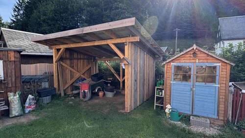 Carport mit Schuppen - 