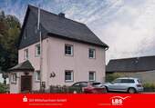 vordere Ansicht vom Haus - Wohnen im schönen Erzgebirge - 98.000,00 EUR Kaufpreis, ca.  100,00 m² Wohnfläche