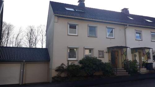 Straßenansicht - 6 Zimmer Einfamilienhaus zum Kaufen in Lüdenscheid