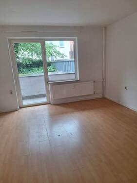 Wohnzimmer - 2,5-ZW in der Augustenstr. 52 in Kiel zu vermieten! OTTO STÖBEN GmbH