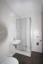 Bad mit Dusche - 