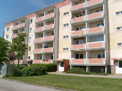 Huf 26-32 Vorderansicht_1.JPG - Nette Nachbarn für 2-Rwg. teilmöbliert im 5.OG mit Balkon ab sofort oder nach Vereinbarung gesucht