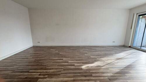 Wohnzimmer.jpg - 3 Zimmer Etagenwohnung in Rückersdorf