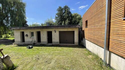 Schuppen und Garage - 