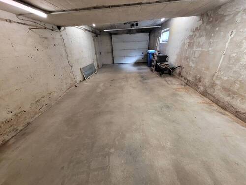 Garage - 