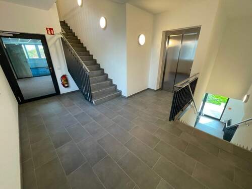 Flur - Büro in Leverkusen zur Miete