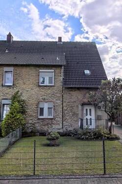 außen.jpg - Kleines Einfamilienhaus mit Baugrundstück, planen Sie für sich und Ihre Lieben das gemeinschaftliche Wohnen