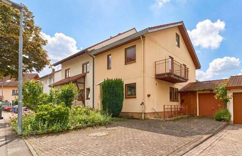 Aussen_1B - Familienfreundliche Doppelhaushälfte mit Gartenidylle und Garage in 79211 Denzlingen