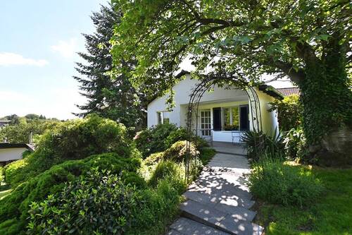 Vorderansicht - 7 Zimmer Einfamilienhaus zum Kaufen in Heiligenhaus
