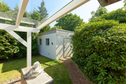 Blick zur Garage - 