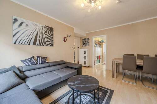 Wohnzimmer - Einzugsbereit am Stadtpark: 3-Zimmer mit Stellplatz