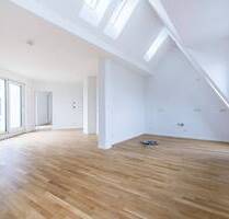Traumhafte 3-Zimmer Dachgeschosswohnung mit Terrasse und Seeblick - Berlin Reinickendorf