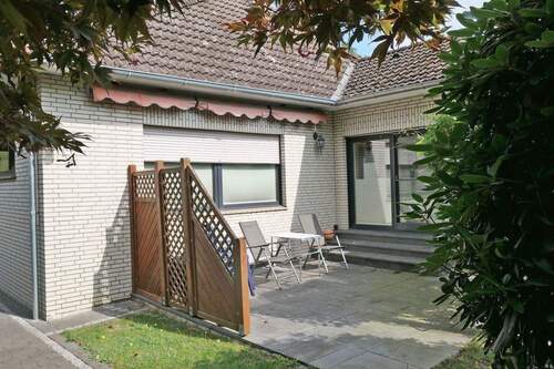 Terrasse vor dem Wintergarten - 