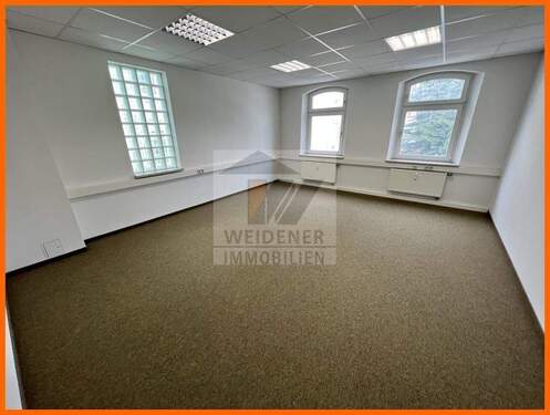 Büro 1 - Gewerbe mit 4 Räumen, Archiv und WC! Großer Parkplatz direkt am Haus!