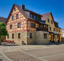Historisches Fachwerkjuwel - Hotel mit 18 Gästezimmern, einem 2-Zimmer-Apartment und Biergarten! - Benningen am Neckar