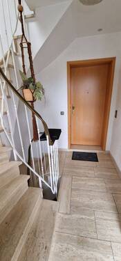 Treppenhaus mit Zugang Wohnung EG - Mehrfamilienhaus, Wohnhaus in Hürth zum Kaufen