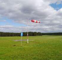Außergewöhnlicher Flugzeughangar mit riesigem Grundstück im Herzen des Thüringer Waldes - Ilmenau
