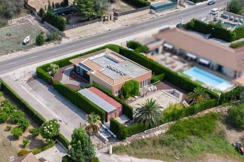 Bild 1 - 4559JAV Multifunktionale Gewerbeimmobilie zum Verkauf in Jávea