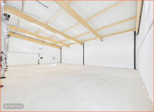 Halle-Innenansicht 1 - 