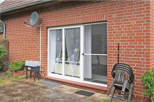 Rückseite mit Terrasse - 4 Zimmer Doppelhaushälfte in Heinbockel