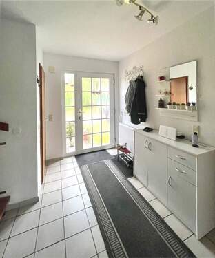 Diele mit Hauseingang - 