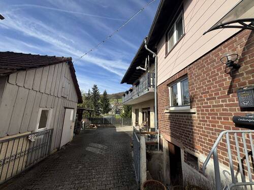 Blick zu beiden Häusern - 1 Zimmer Doppelhaushälfte zum Kaufen in Lindenfels / Winterkasten