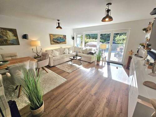 Wohnzimmer - 3 Zimmer Terrassenwohnung zum Kaufen in Hamburg