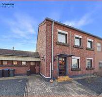 Gemütliches Einfamilienhaus mit Garten, großer Dachterrasse und Garage in Hückelhoven-Hilfarth