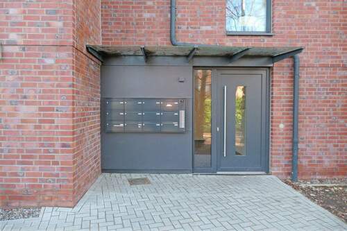 Hauseingang - 4 Zimmer Etagenwohnung zur Miete in Horneburg
