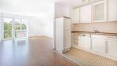Wohnzimmer mit Küchenblick - 