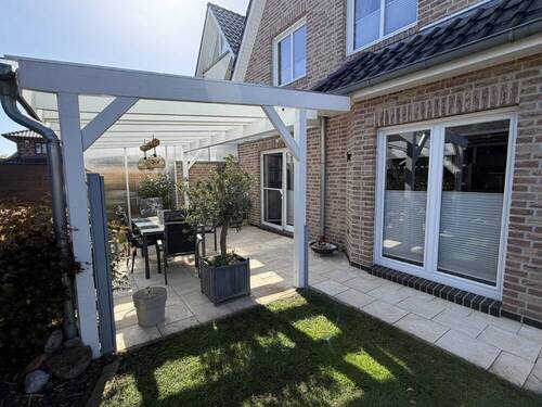die überdachte Terrasse lädt zum Verweilen ein (4) - 