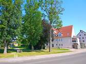 Am Sulzpark - Gepflegte 2-Zimmer-Erdgeschoss-Whg. mit Tiefgarage, EBK in sonniger u. zentraler Lage von Beilngries