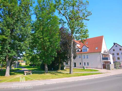 Am Sulzpark - Gepflegte 2-Zimmer-Erdgeschoss-Whg. mit Tiefgarage, EBK in sonniger u. zentraler Lage von Beilngries