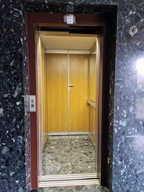 Barrierefrei - Zentrale, schöne Wohnung mit Balkon, Einbauküche und TG-Stellplatz