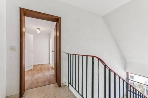Eingangsbereich - 3 Zimmer Etagenwohnung zum Kaufen in Freiburg im Breisgau