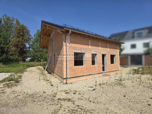 SüdOst - 8 Zimmer Mehrfamilienhaus, Wohnhaus zum Kaufen in Gaimersheim