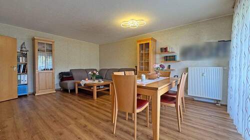 Wohn- und Esszimmer - 